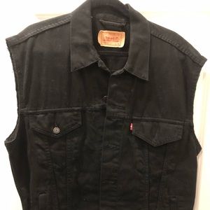 Levi’s trucker vest